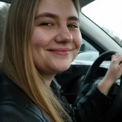 Эмма, 28